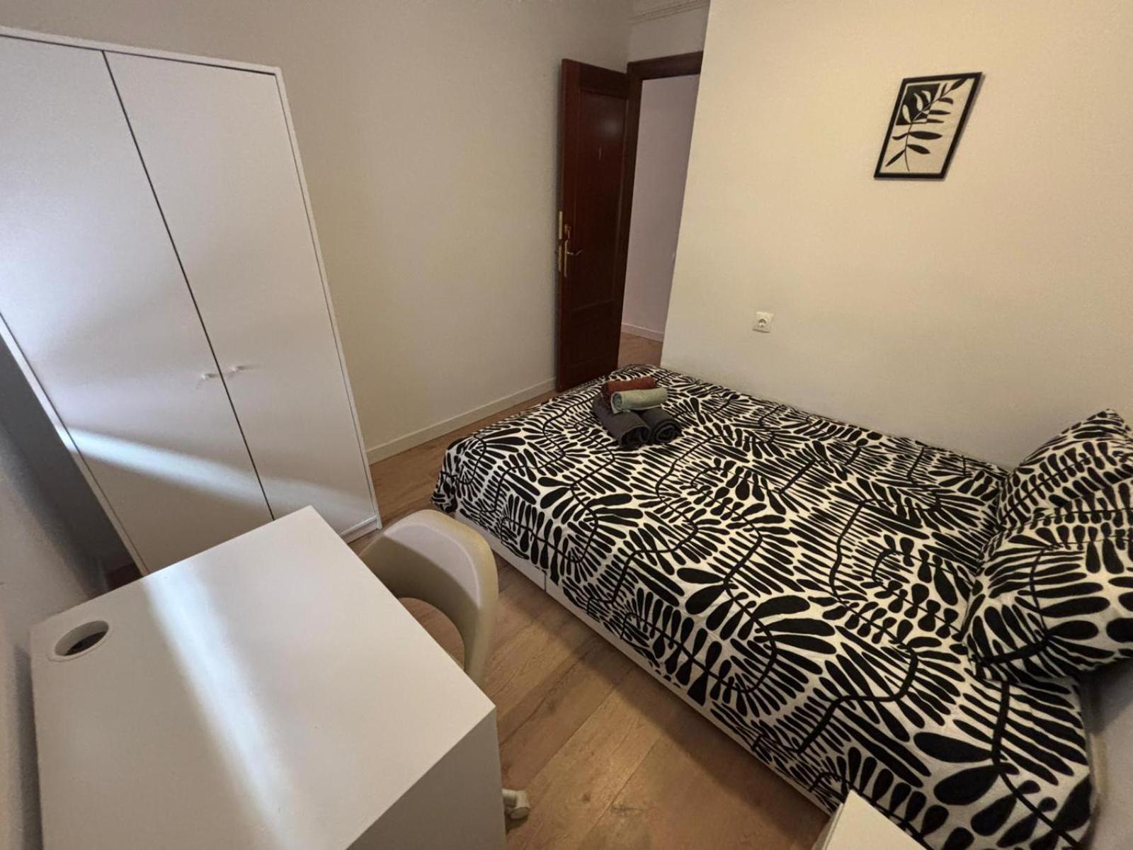 Beautiful For Rent In Center Pensión *